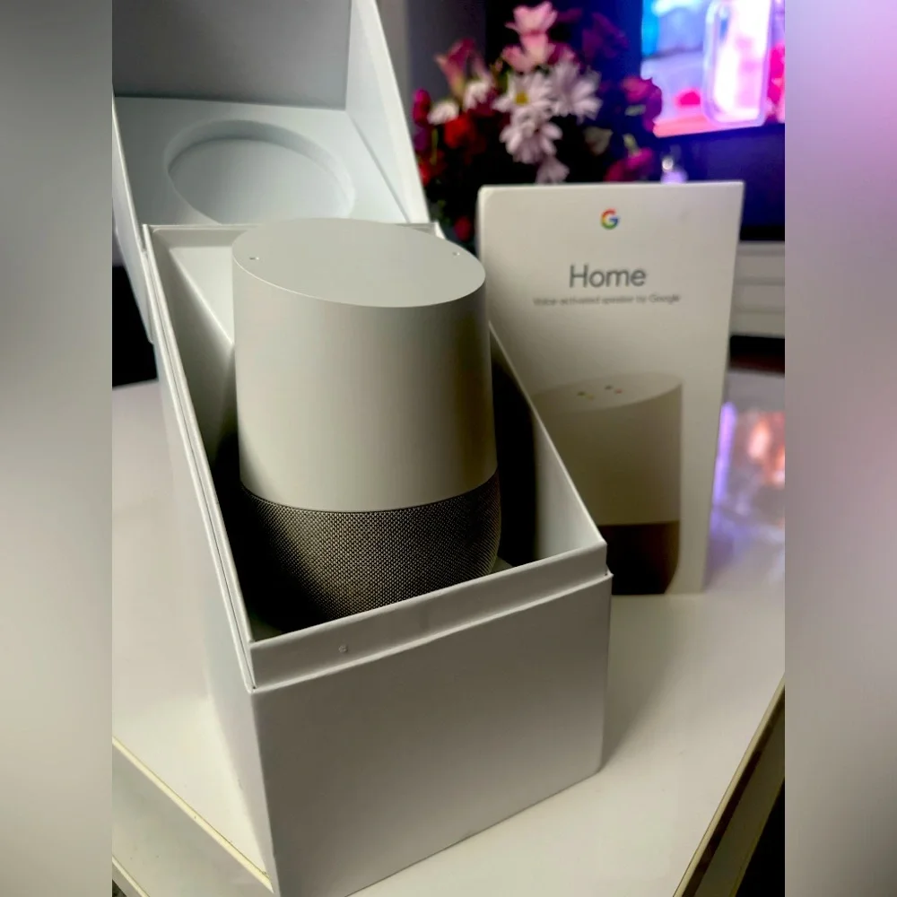 NEARLY NEW Google Home Voice-Activated Speaker